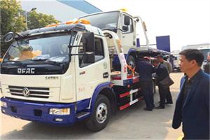 大桥汽车道路救援拖车价格
